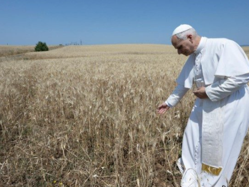 Imagem: O Papa em Santa Maria de Galeria (Vatican News/ media)